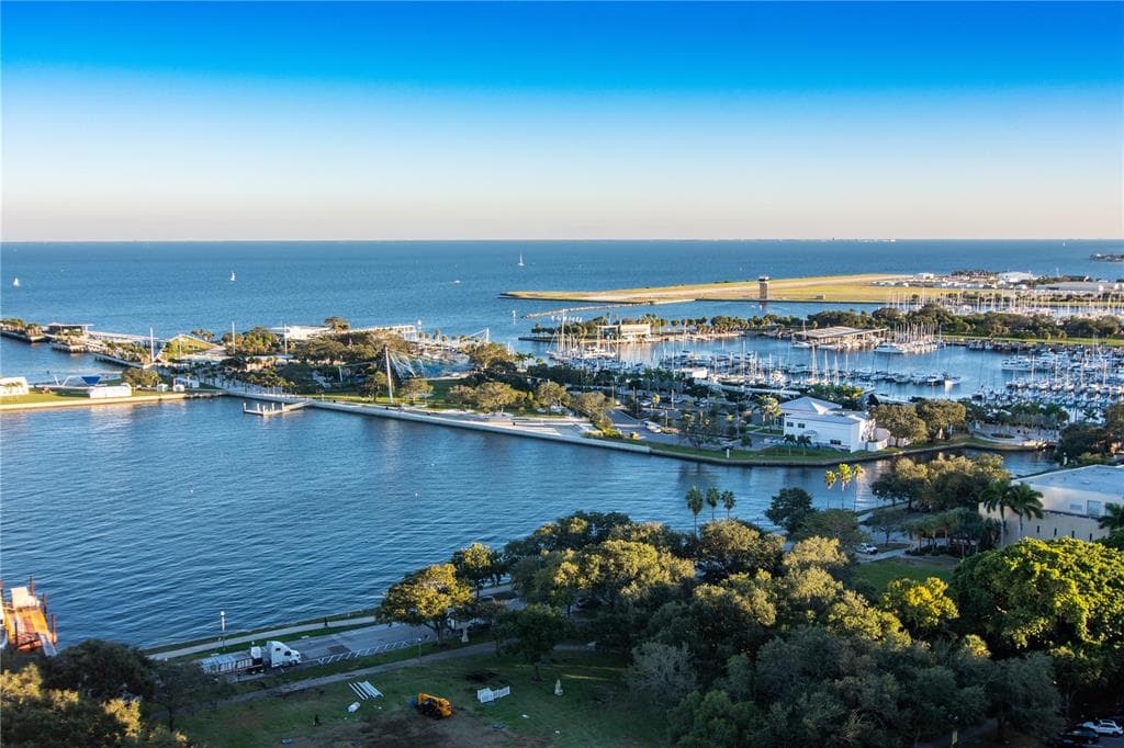 400 BEACH DRIVE NE UNIT 2102 ST PETERSBURG, FL 33701