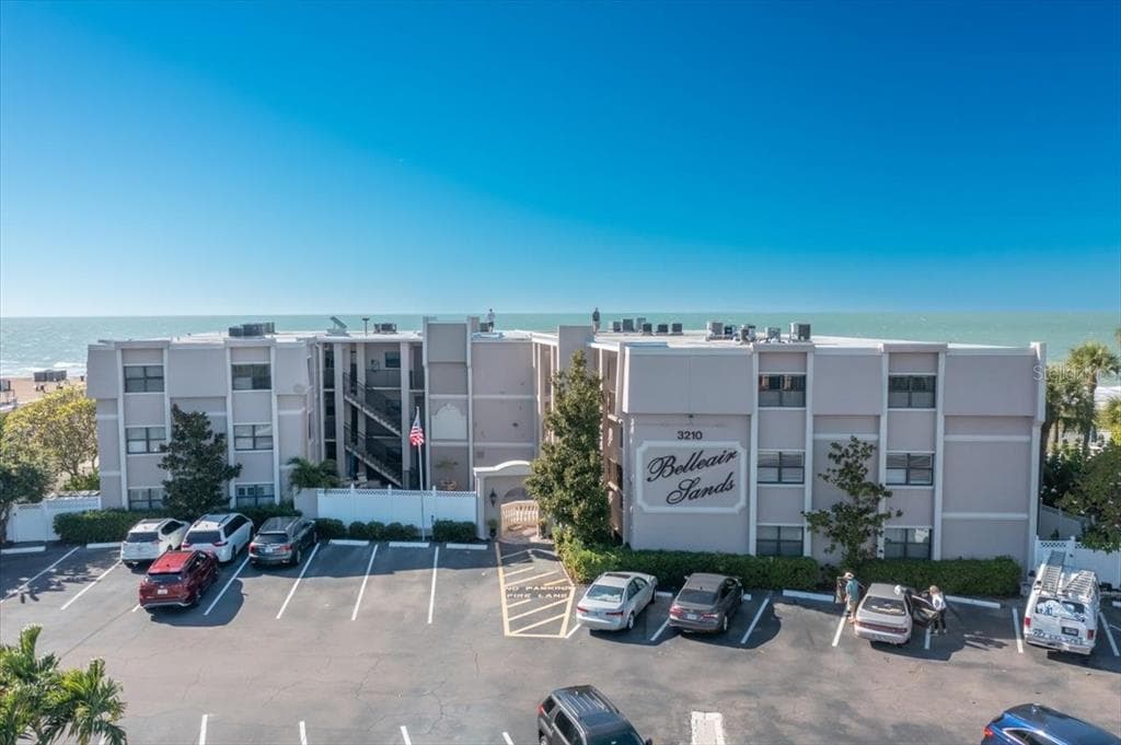 3210 GULF BOULEVARD UNIT 308 BELLEAIR BEACH, FL 33786