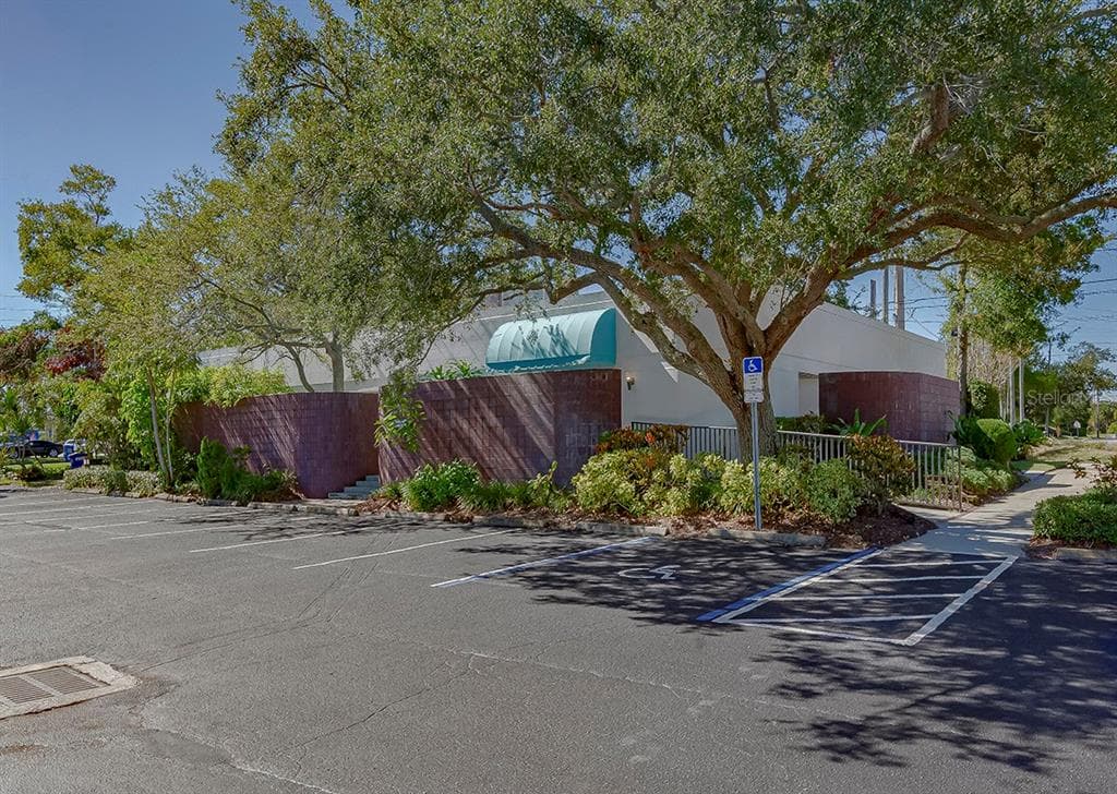 7603 SEMINOLE BOULEVARD SEMINOLE, FL 33772