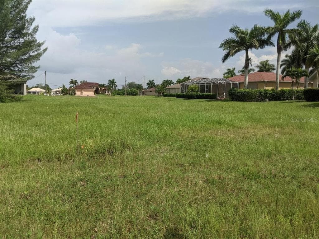 407 SW 35TH PLACE CAPE CORAL, FL 33991