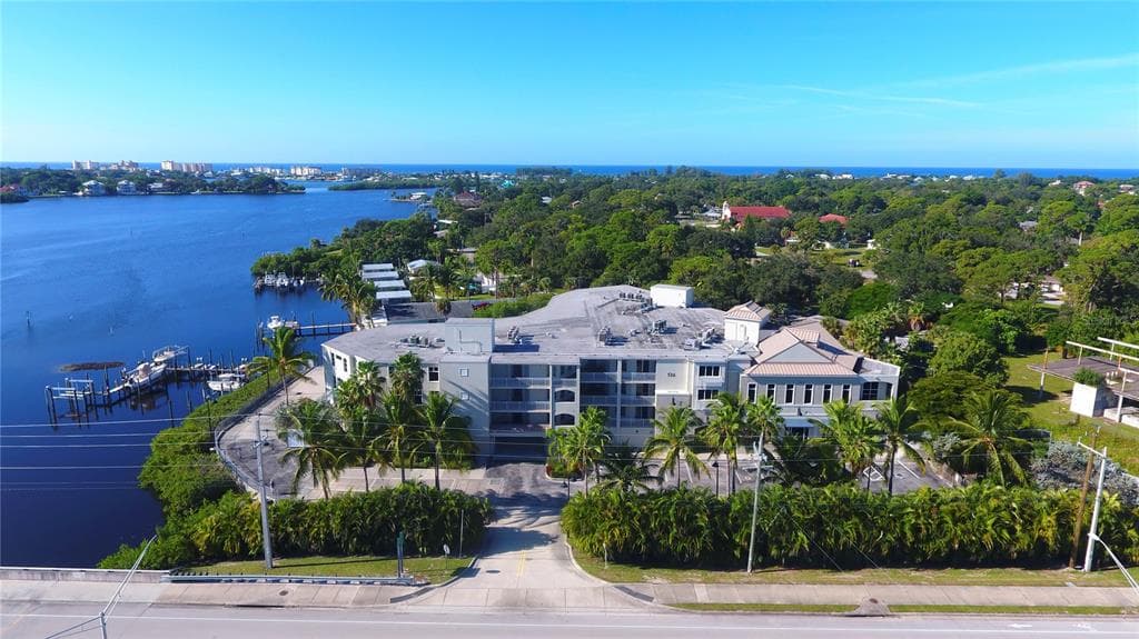 516 TAMIAMI TRAIL S UNIT 405 NOKOMIS, FL 34275