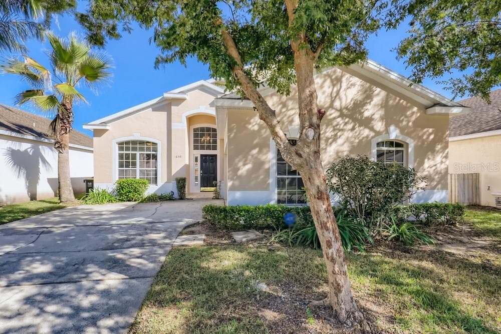 656 BALLYSHANNON DRIVE DAVENPORT, FL 33897