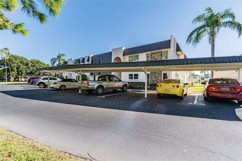 108 FERNWOOD CIRCLE UNIT 108 SEMINOLE, FL 33777