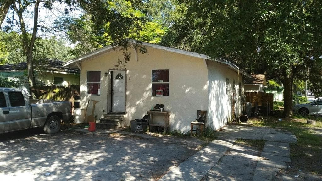 1514 E NORTH BAY STREET TAMPA, FL 33610