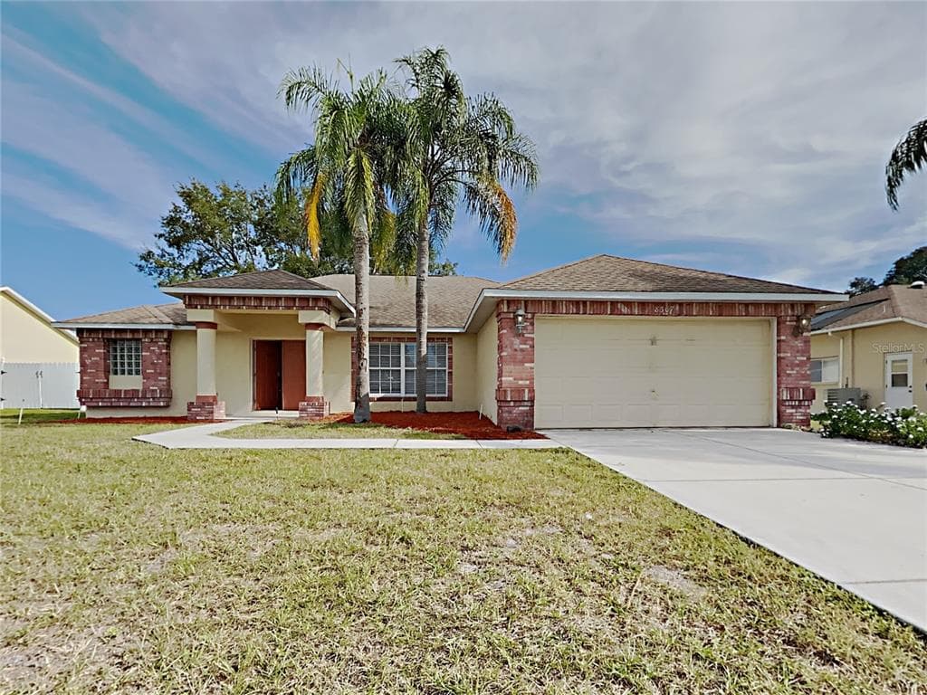 8307 BERKELEY MANOR BOULEVARD SPRING HILL, FL 34606