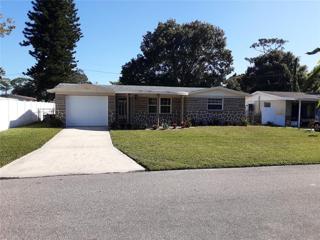 1702 BOLD LANE HOLIDAY, FL 34691