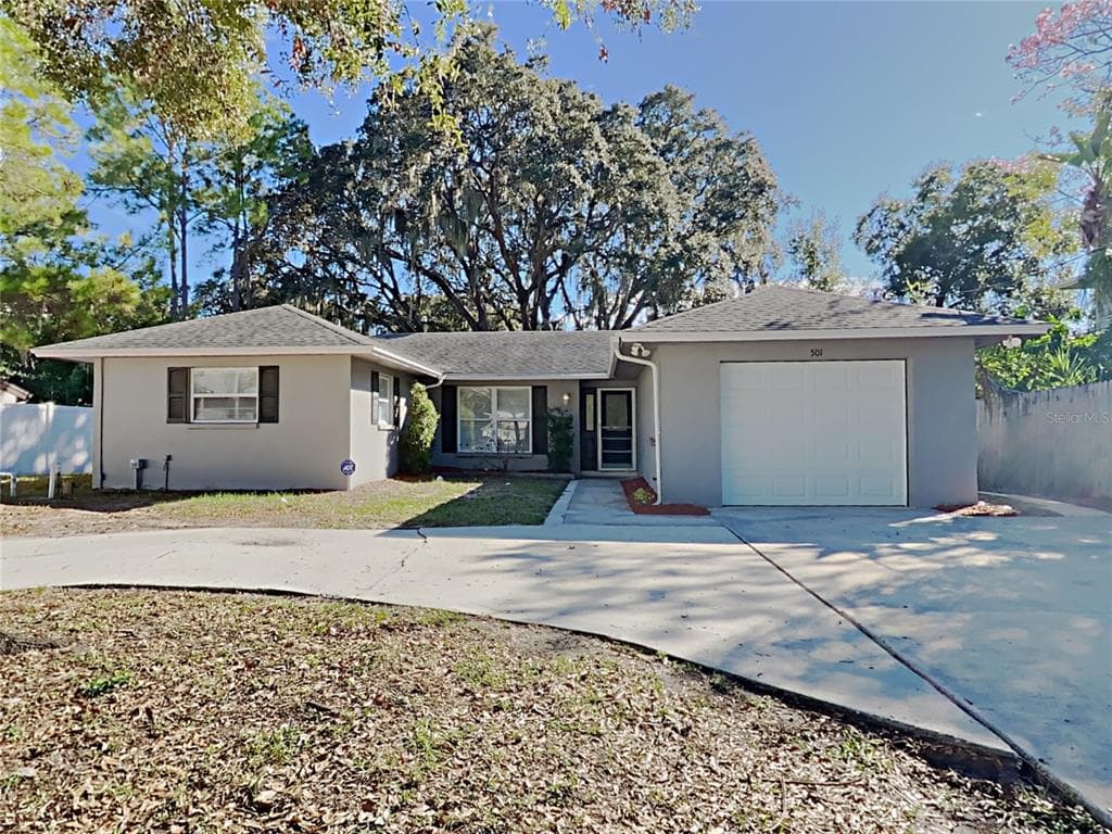 501 MERES BOULEVARD TARPON SPRINGS, FL 34689
