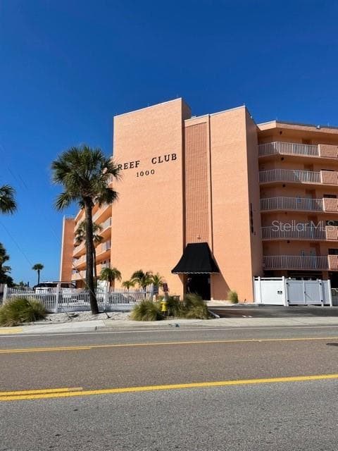 1000 GULF BOULEVARD UNIT 302 INDIAN ROCKS BEACH, FL 33785