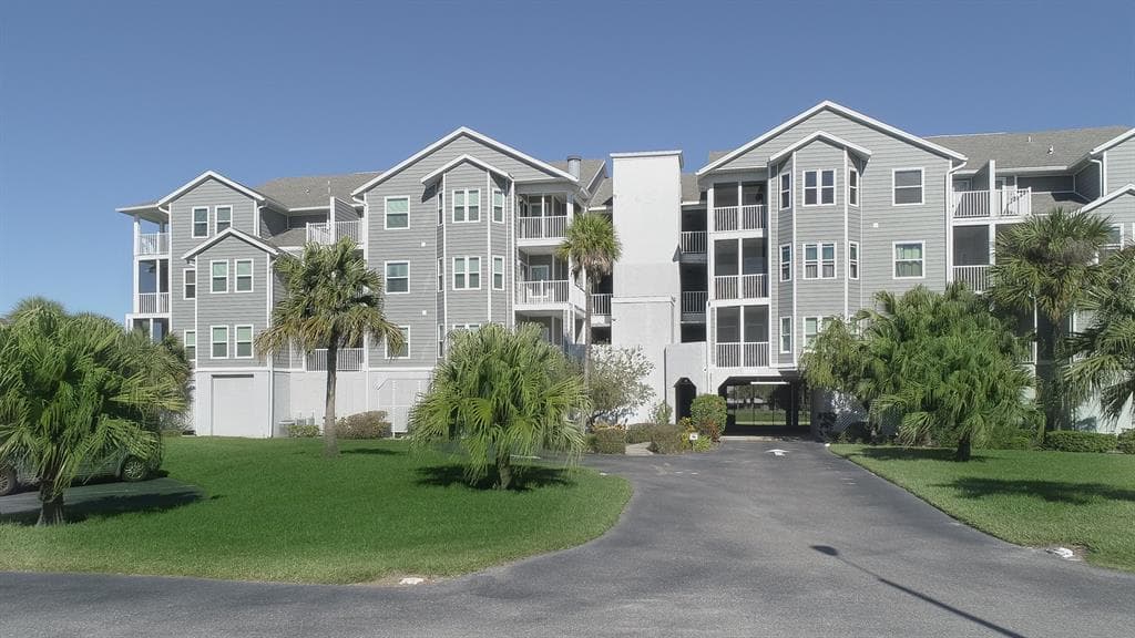 5727 BISCAYNE COURT UNIT 204 NEW PORT RICHEY, FL 34652