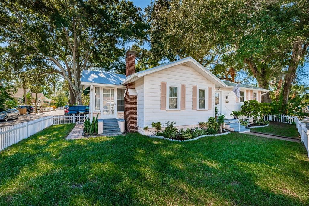 726 11TH AVENUE N ST PETERSBURG, FL 33701