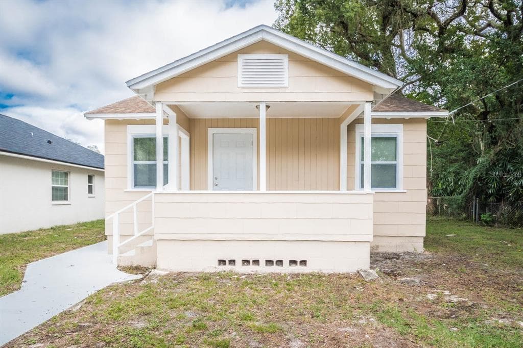 8505 N OLA AVENUE TAMPA, FL 33604