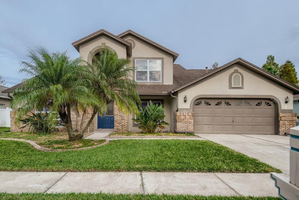 1352 DISTANT OAKS DRIVE ZEPHYRHILLS, FL 33543