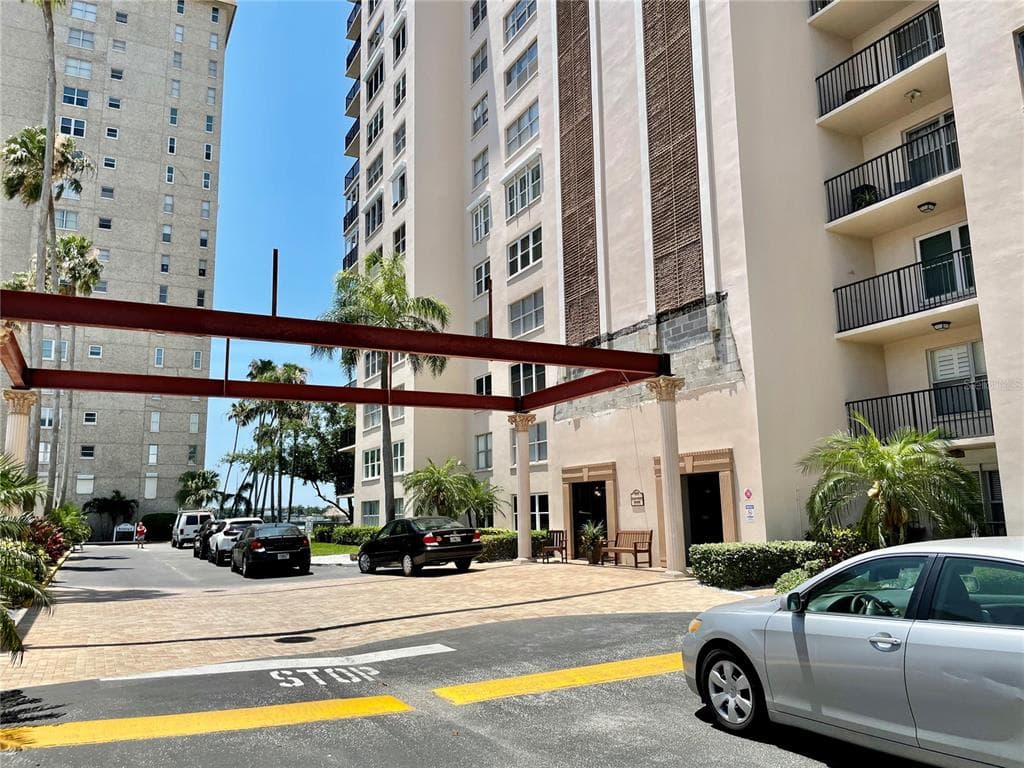 5220 BRITTANY DRIVE S UNIT 1010 ST PETERSBURG, FL 33715
