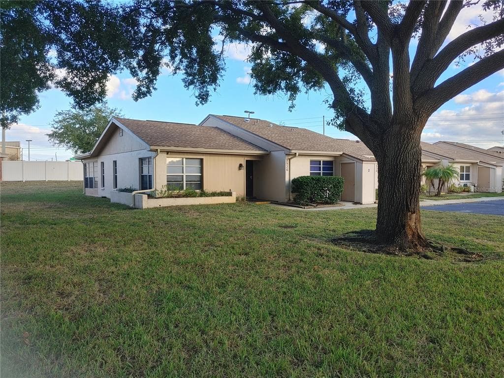 3936 SAILMAKER LANE UNIT x HOLIDAY, FL 34691