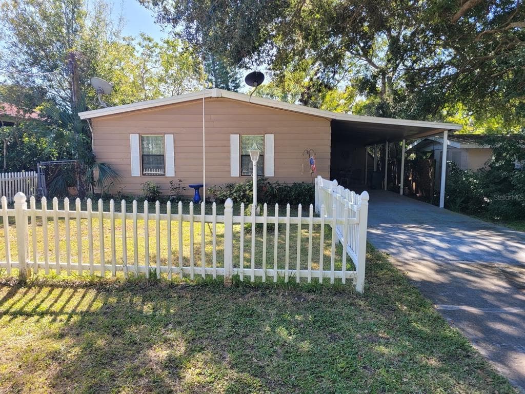2549 HIGHLAND ACRES DRIVE CLEARWATER, FL 33761