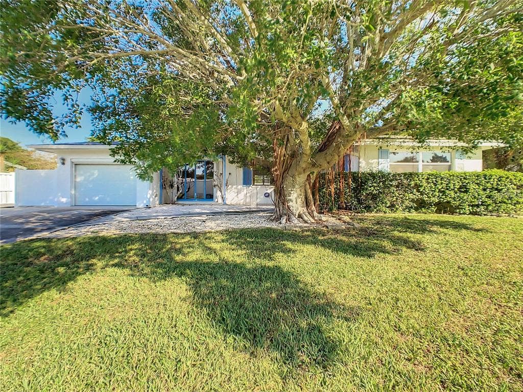 5008 22ND AVENUE W BRADENTON, FL 34209