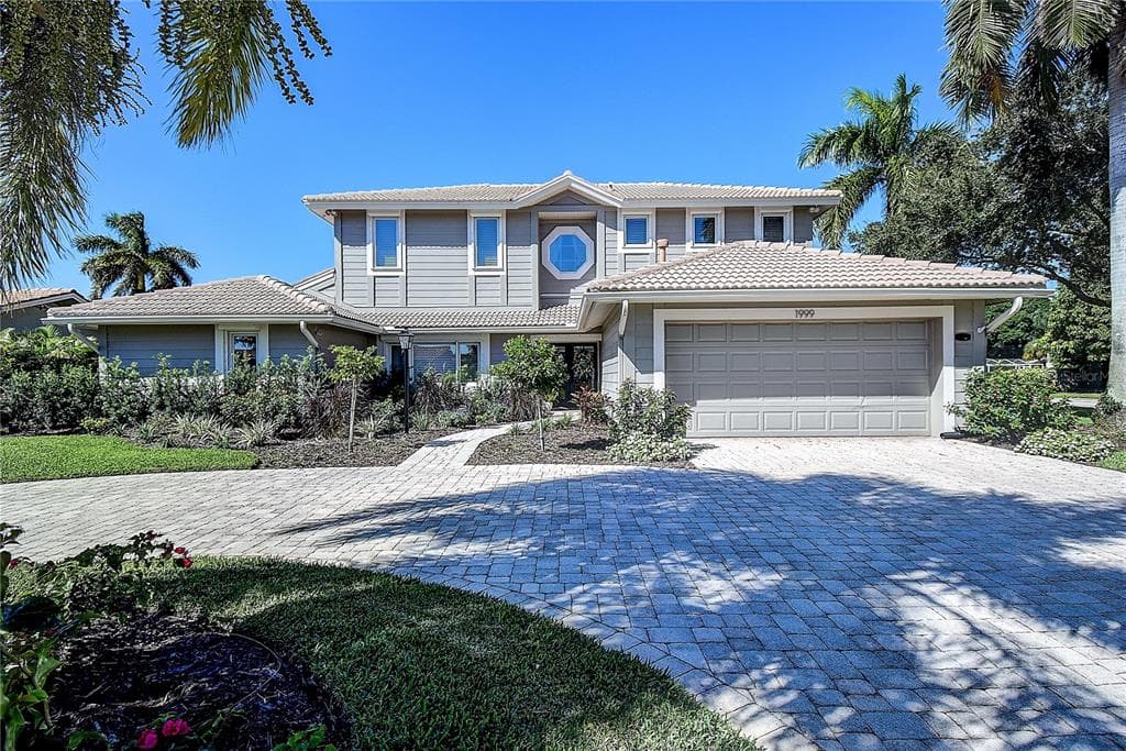 1999 ILLINOIS AVENUE NE ST PETERSBURG, FL 33703