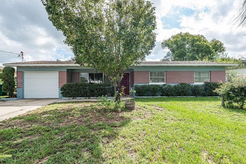 10209 N VALLE DRIVE TAMPA, FL 33612