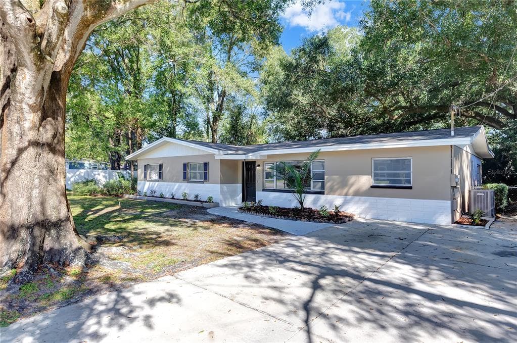 7903 N BOULEVARD TAMPA, FL 33604