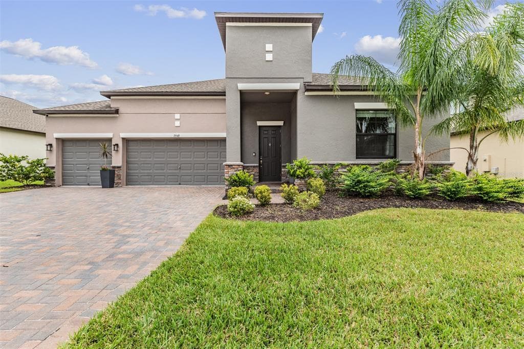 7948 LAGO MIST WAY WESLEY CHAPEL, FL 33545