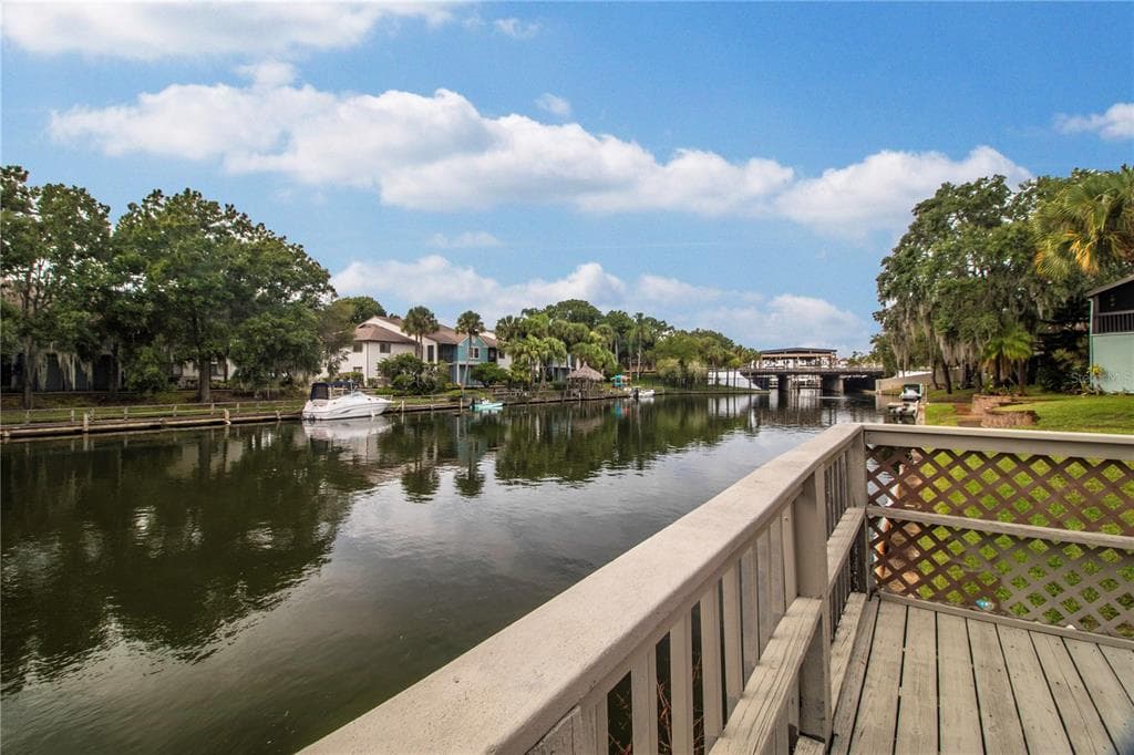 6309 NEWTOWN CIRCLE UNIT 9B6 TAMPA, FL 33615