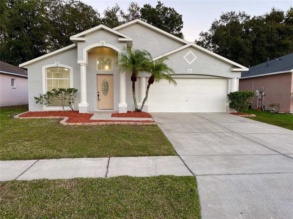 8429 POYDRAS LANE TAMPA, FL 33635