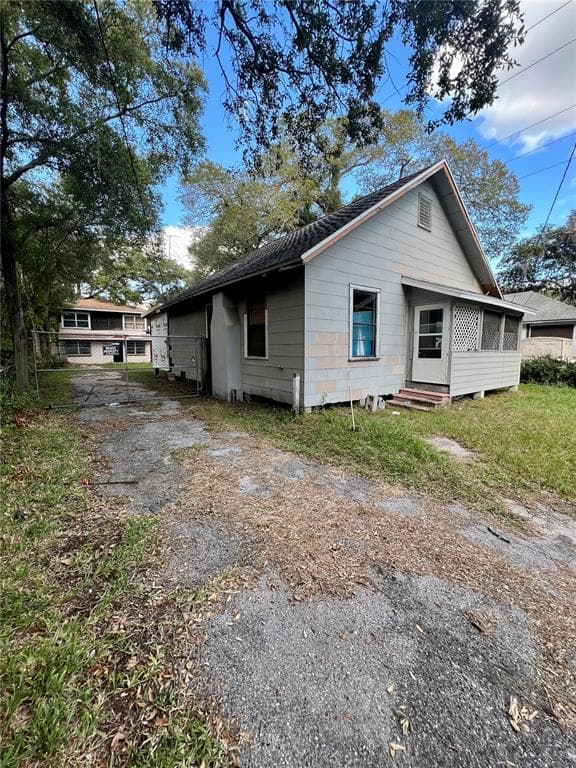 1010 JONES STREET CLEARWATER, FL 33755