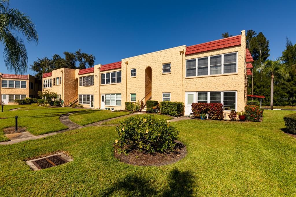 218 CEDARWOOD CIRCLE UNIT 218 SEMINOLE, FL 33777