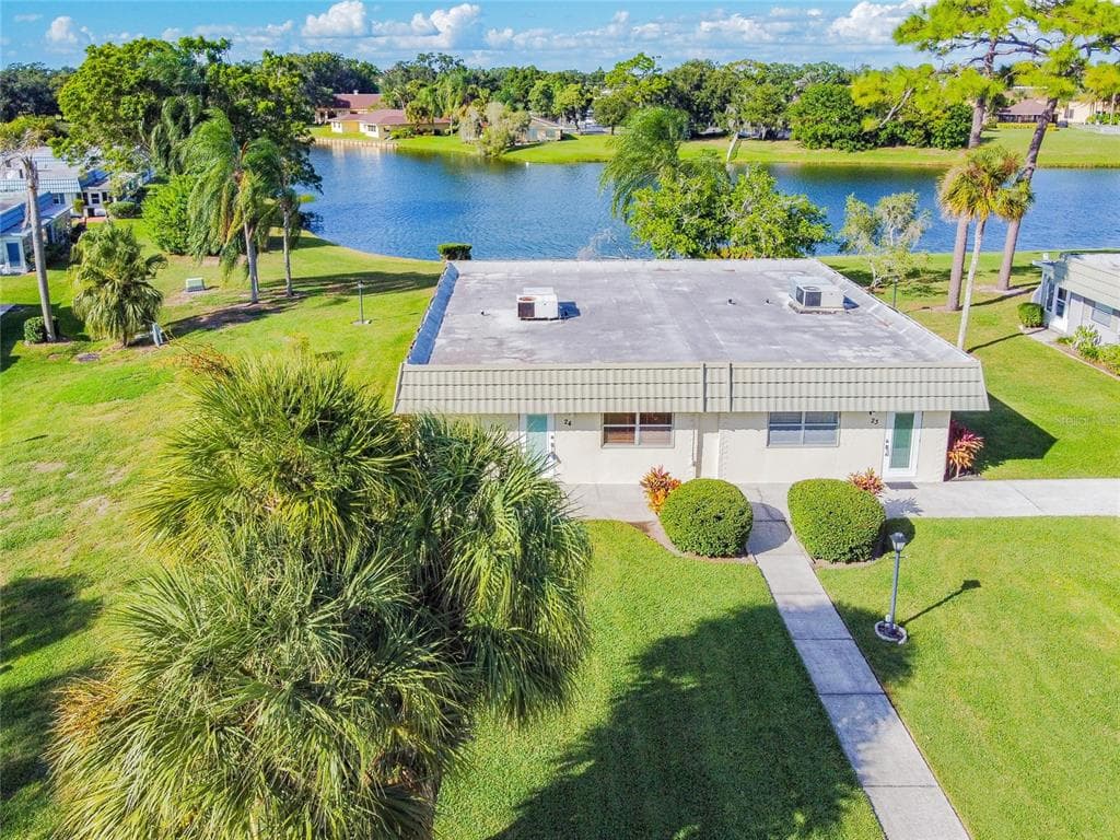 201 KINGS BOULEVARD UNIT 24 SUN CITY CENTER, FL 33573