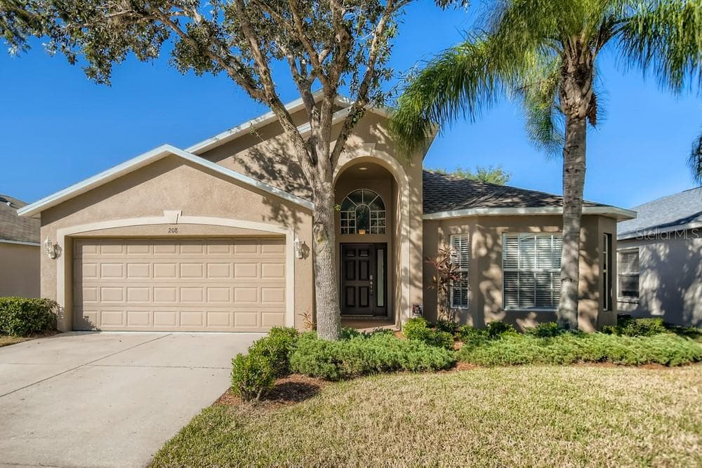 208 SMOKEY HILL AVENUE RUSKIN, FL 33570