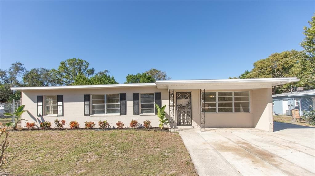 1215 29TH STREET NW WINTER HAVEN, FL 33881