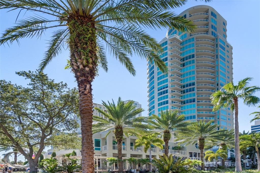 178 BEACH DRIVE NE UNIT 202 ST PETERSBURG, FL 33701
