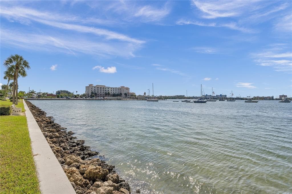 4525 COVE CIRCLE UNIT 106 ST PETERSBURG, FL 33708