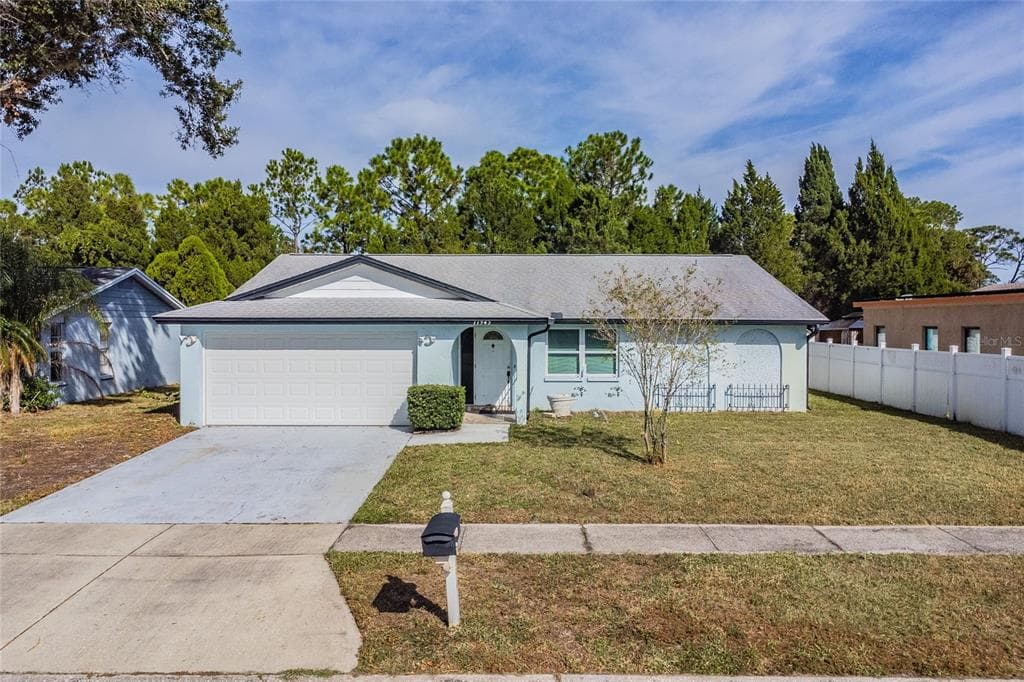 11945 108TH AVE SEMINOLE, FL 33778