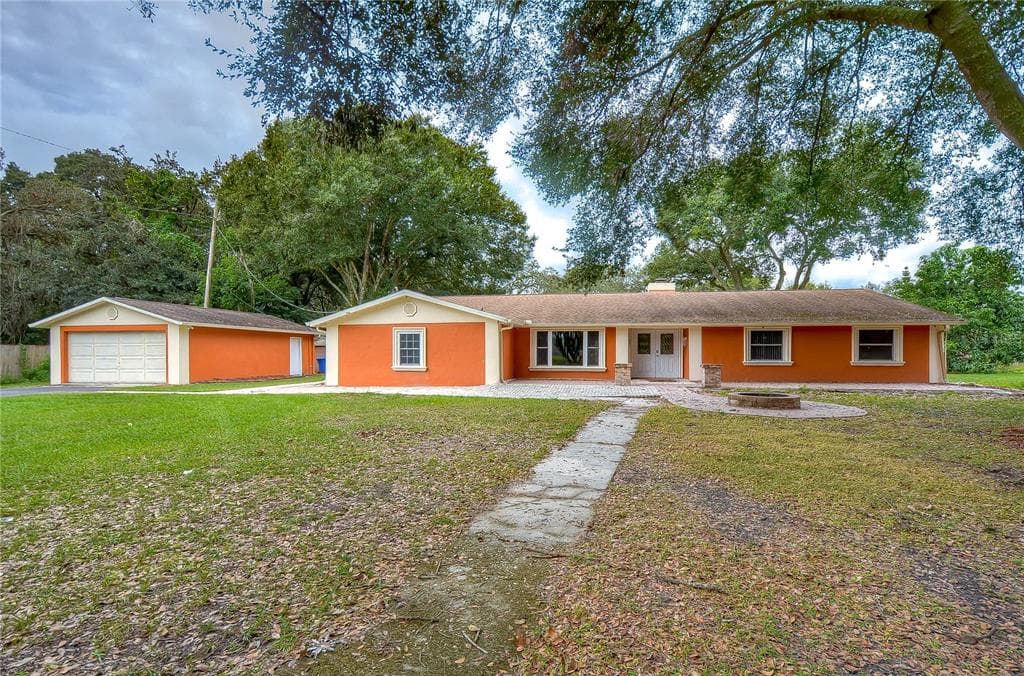 1122 S MULRENNAN ROAD VALRICO, FL 33594