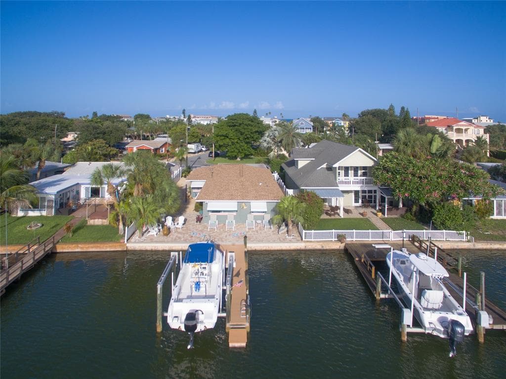 2101 BAY BOULEVARD INDIAN ROCKS BEACH, FL 33785