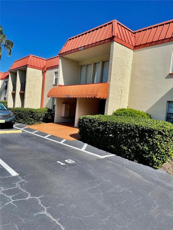 10365 PARADISE BOULEVARD UNIT 10 TREASURE ISLAND, FL 33706