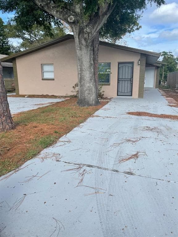 5843 5845 ELM STREET NEW PORT RICHEY, FL 34652