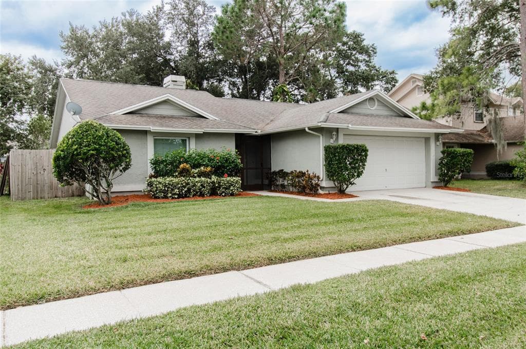 8754 HAMPDEN DRIVE TAMPA, FL 33626