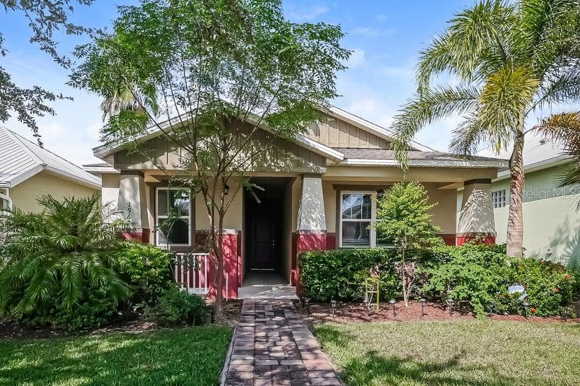 1967 APPALACHEE CIRCLE TAVARES, FL 32778