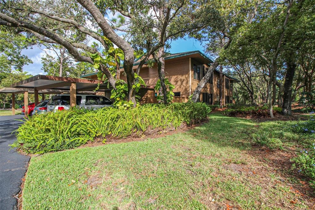 1401 LENNOX ROAD E UNIT 1401 PALM HARBOR, FL 34683