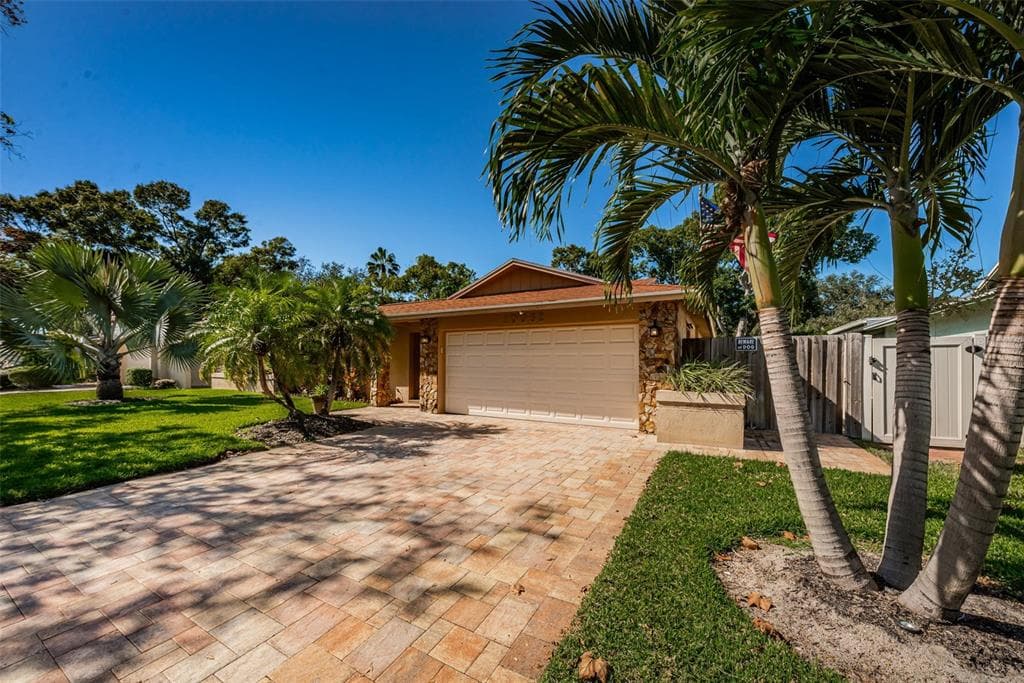 10062 121ST STREET SEMINOLE, FL 33772