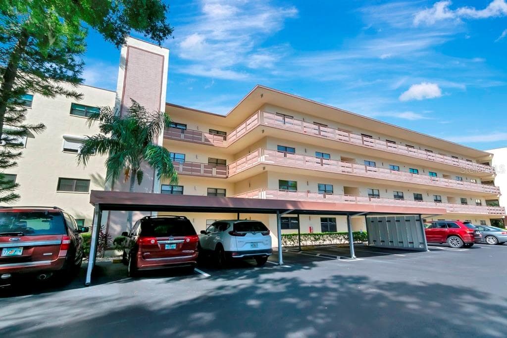 6188 80TH STREET N UNIT 306 ST PETERSBURG, FL 33709
