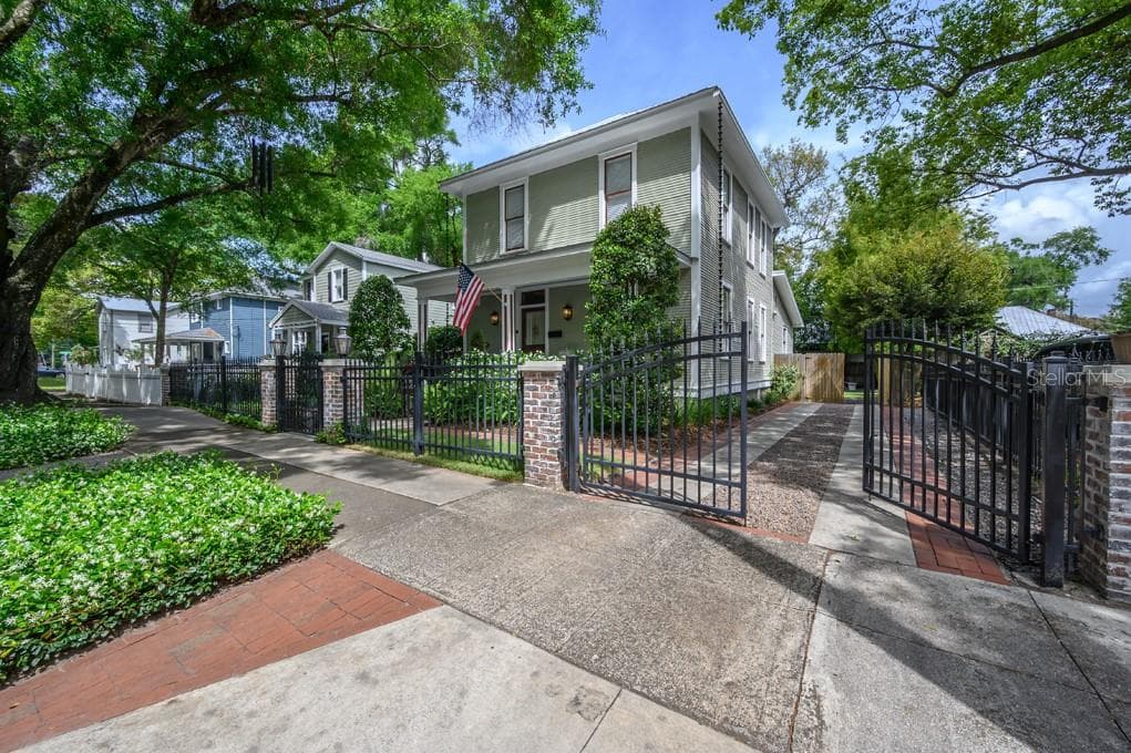 508 E AMELIA AVENUE