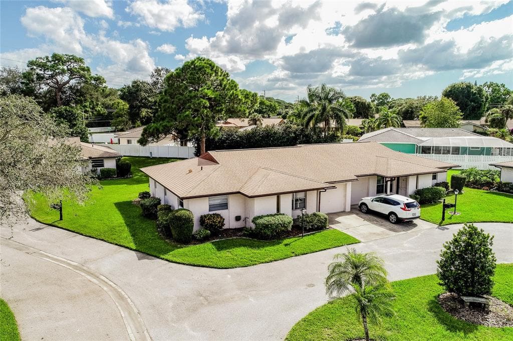2950 CAPTIVA GARDENS DRIVE UNIT 13 SARASOTA, FL 34231