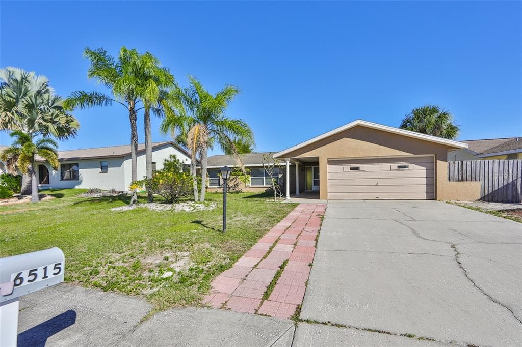 6515 SENEGAL PALM WAY APOLLO BEACH, FL 33572