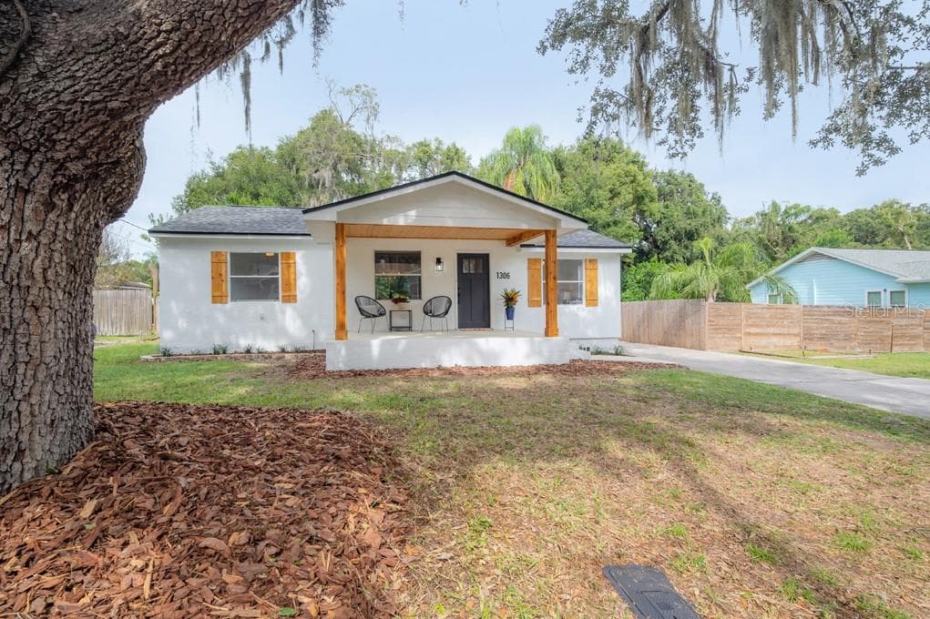 1306 E CRAWFORD STREET TAMPA, FL 33604