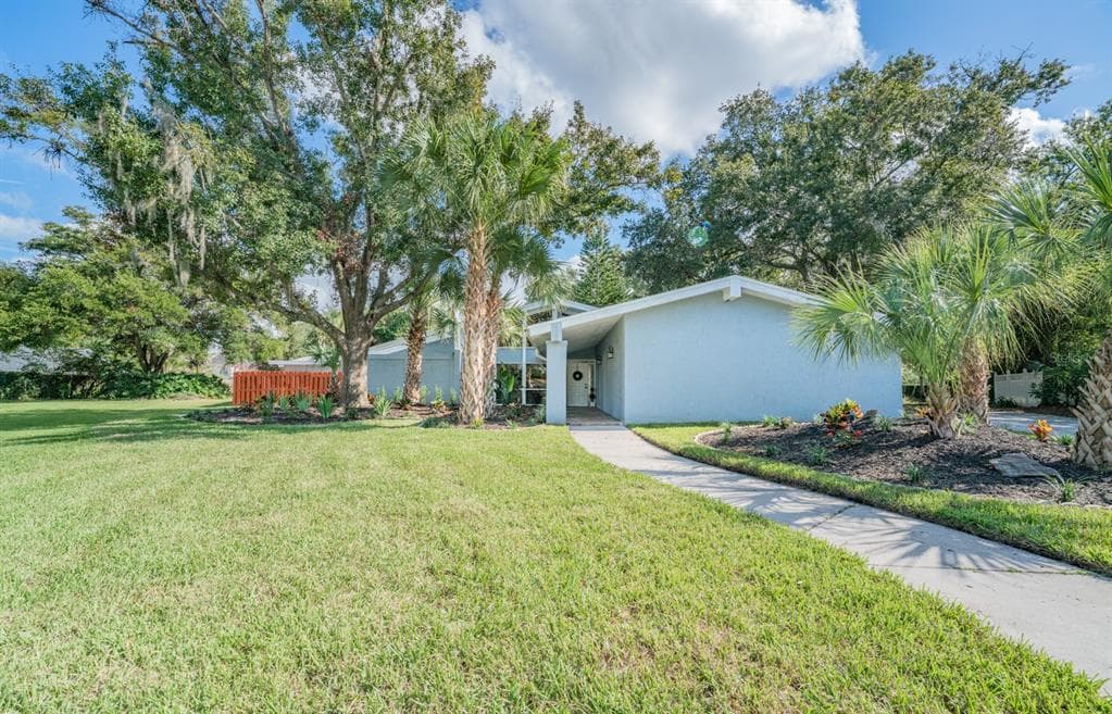 4302 GAINESBOROUGH COURT TAMPA, FL 33624