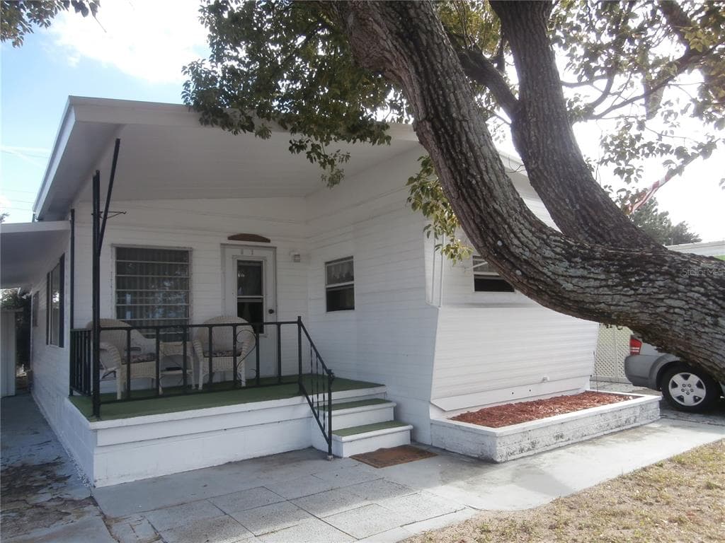 2050 PLEASURE DRIVE HOLIDAY, FL 34691