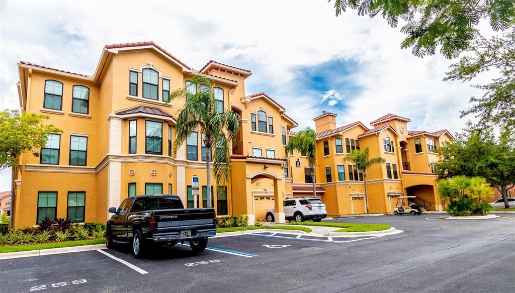 2723 VIA CAPRI UNIT 824 CLEARWATER, FL 33764